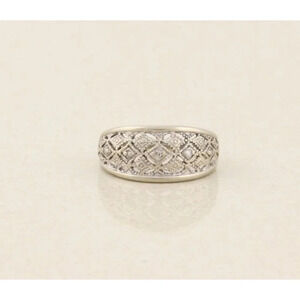 10k White Gold Diamond Dome Band Ring Size 6